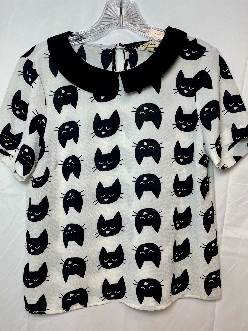 Lily White Black and White Cat-Print Peter Pan Collar Top Size Small